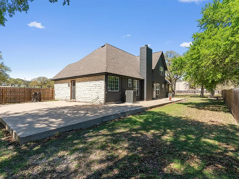 312 Country Club Dr — Photo 30