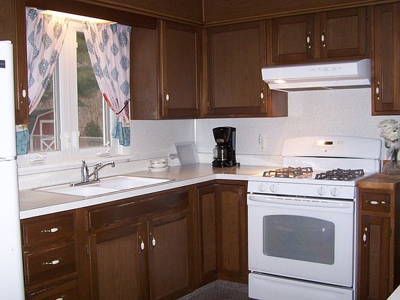 2nd image of 38 Carolin Dr