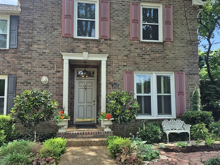 3418 Belmont Blvd — Photo 2