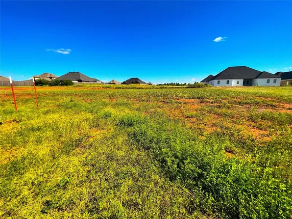 9304 SW 33rd Pl #22, Oklahoma City, OK 73179