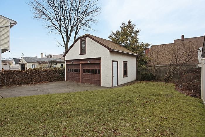 1st image of 25 Spruce St