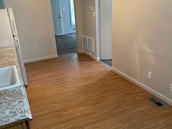 5th image of 667 Inglewood Ave