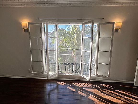 5th image of 1047 S Orange Grove Ave #2