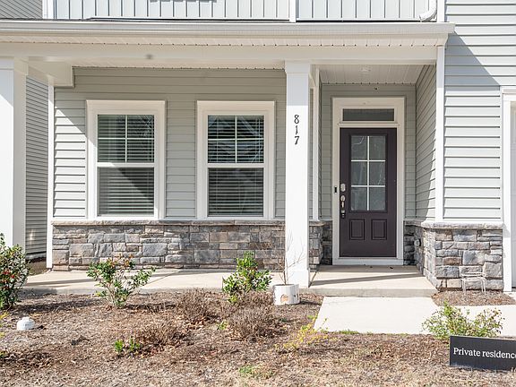 3rd image of 817 Hester Rd