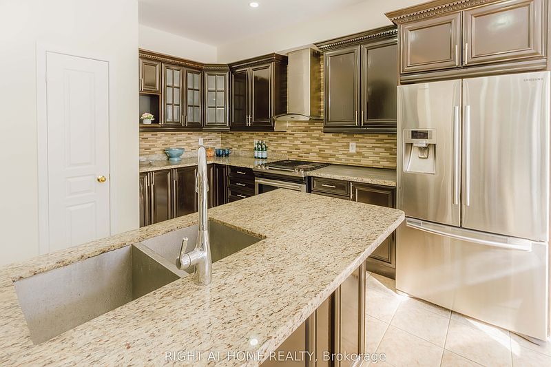 Ajax House for rent - 4 Bedrooms — photo 11