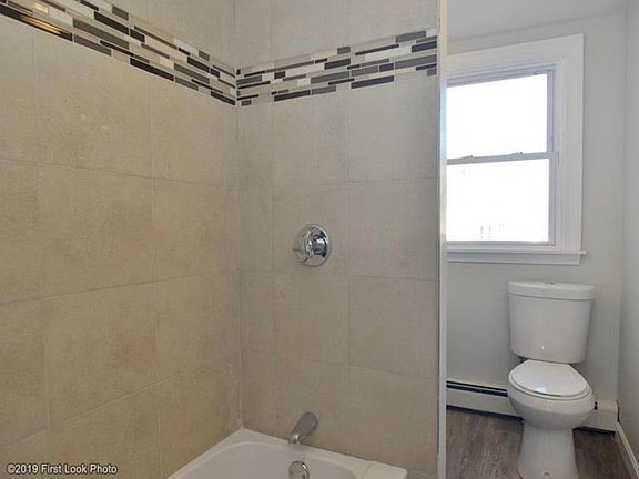 4th image of 179 Valley St Floor 2