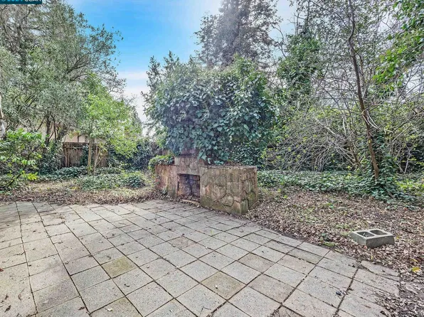 2551 Cherry Ln, Walnut Creek, CA 94597