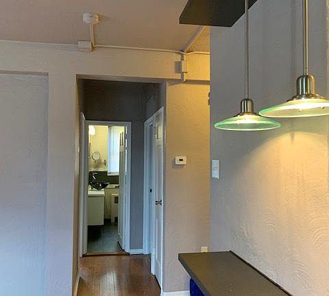 4th image of 672 N Franklin St #A