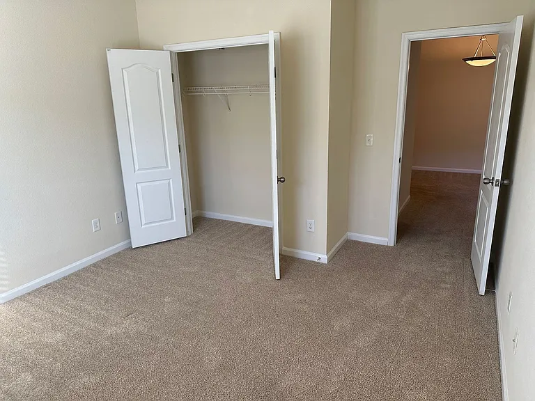 Clairmont at Farmgate — Photo 63