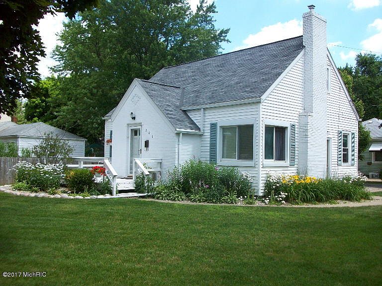 1st image of 284 McKinley Ave N
