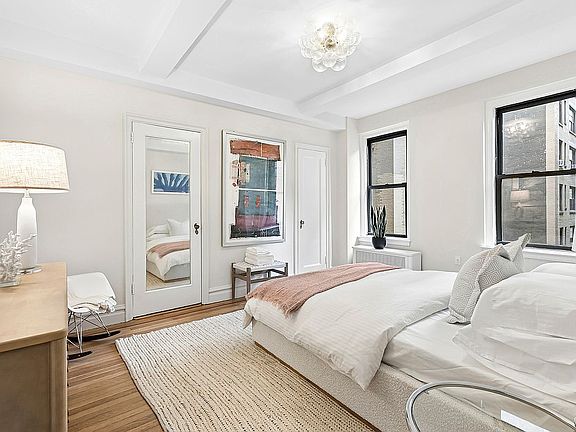 3rd image of 321 W 90th St APT 3E