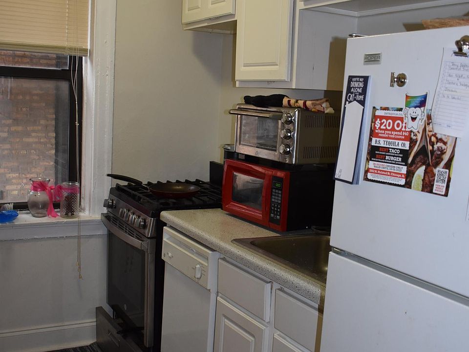 1st image of 837 W Cornelia Ave #N20