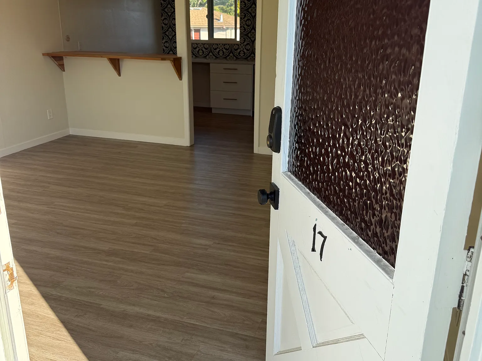 140 S Morrissey Ave — Photo 3