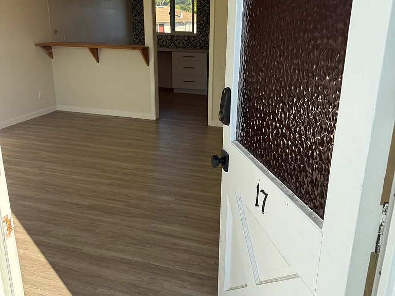 140 S Morrissey Ave #17 — Photo 3