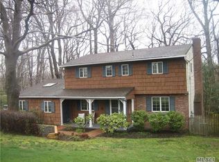 66 Sugar Maple Ln, Glen Cove, NY 11542