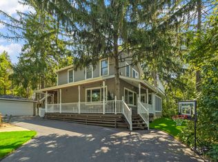 220 Rust St, Willow Springs, IL 60480