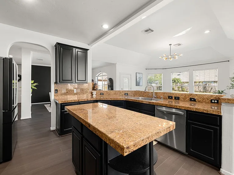 14910 Lake Woodbridge Ct — Photo 17