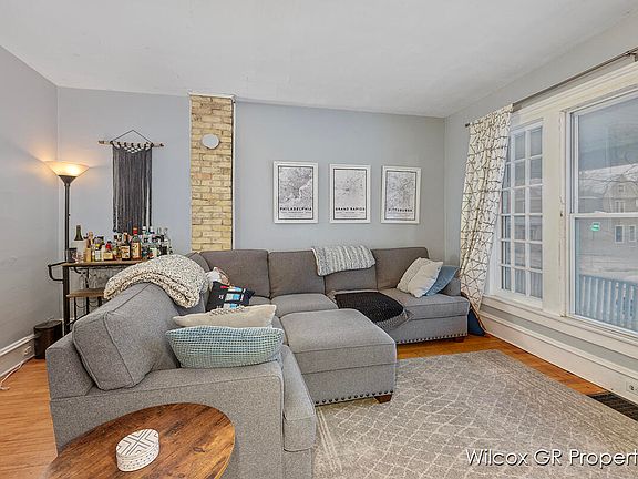 5th image of 201 Benjamin Ave SE #203
