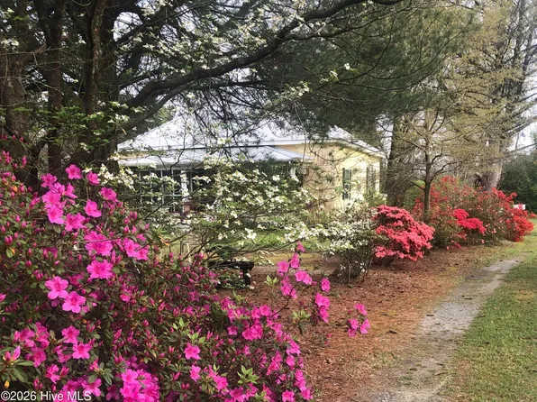 1560 Register Sutton Road, Rose Hill, NC 28458