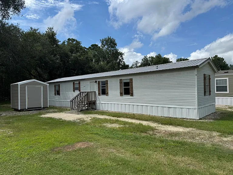 154 NW Alpata Ct — Photo 1