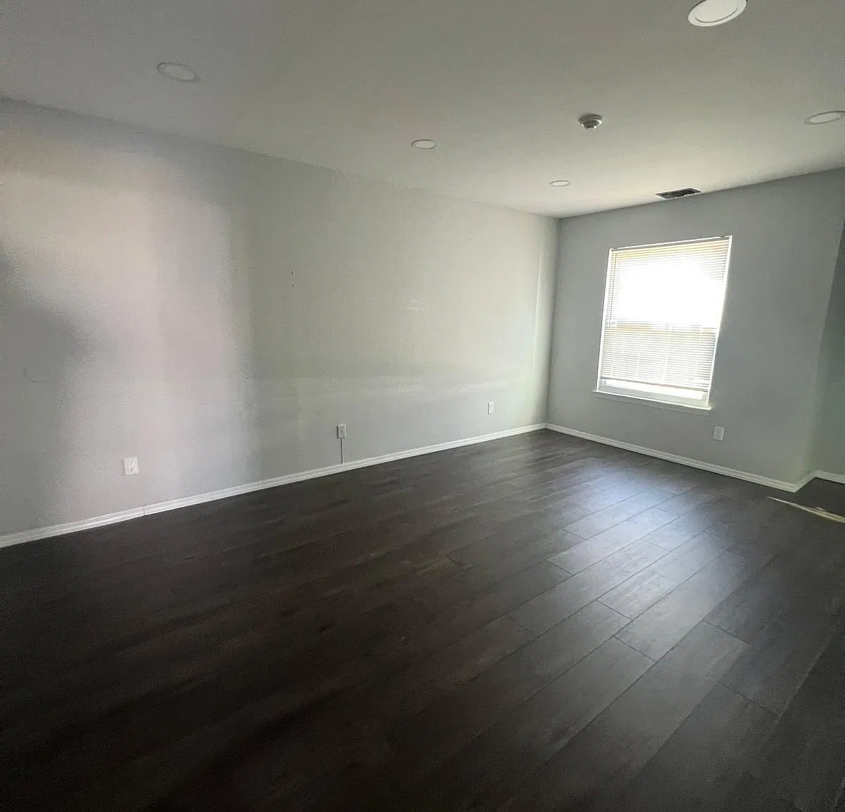 2 bed, 1.5 bath, 947 sqft, $2,800 — Photo 2