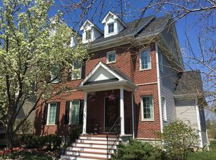 335 W Carriage Ln, Bensenville, IL 60106