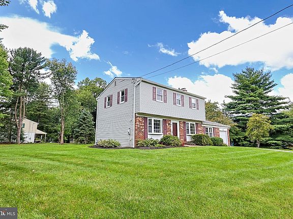 4th image of 128 Weber Rd