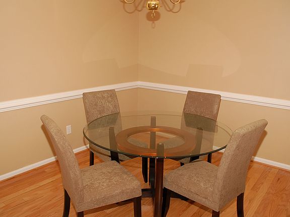3rd image of 4572 Plumstead Dr