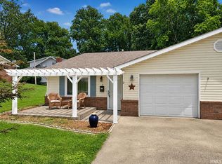 2 Woodmere Dr, Washington, IN 47501