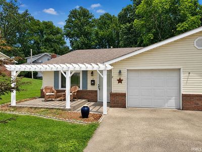 2 Woodmere Dr, Washington, IN, 47501