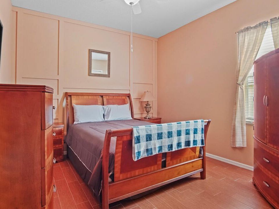 1st image of 510 SW Nagle Place