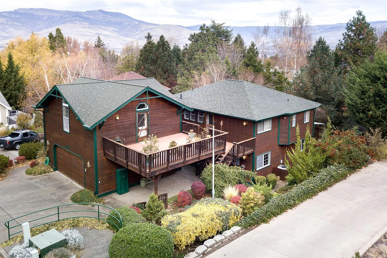 1609 Peachey Rd photo 1