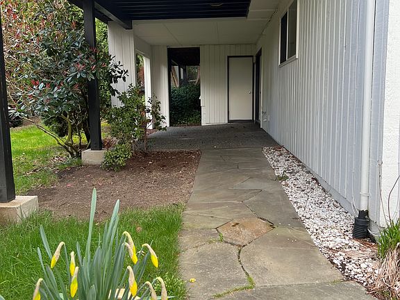 3rd image of 11224 NE 61st Pl