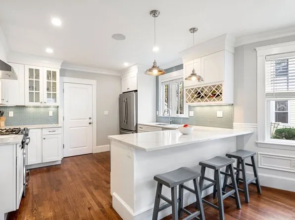 78 Hewlett St Unit 1, Roslindale, MA 02131
