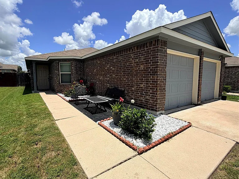 13004 Tinker St — Photo 1