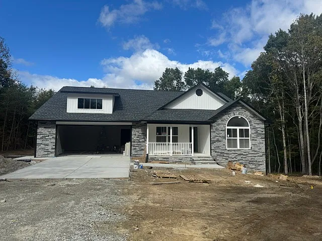 3 bed, 1760 sqft, $2,175 — Photo 1