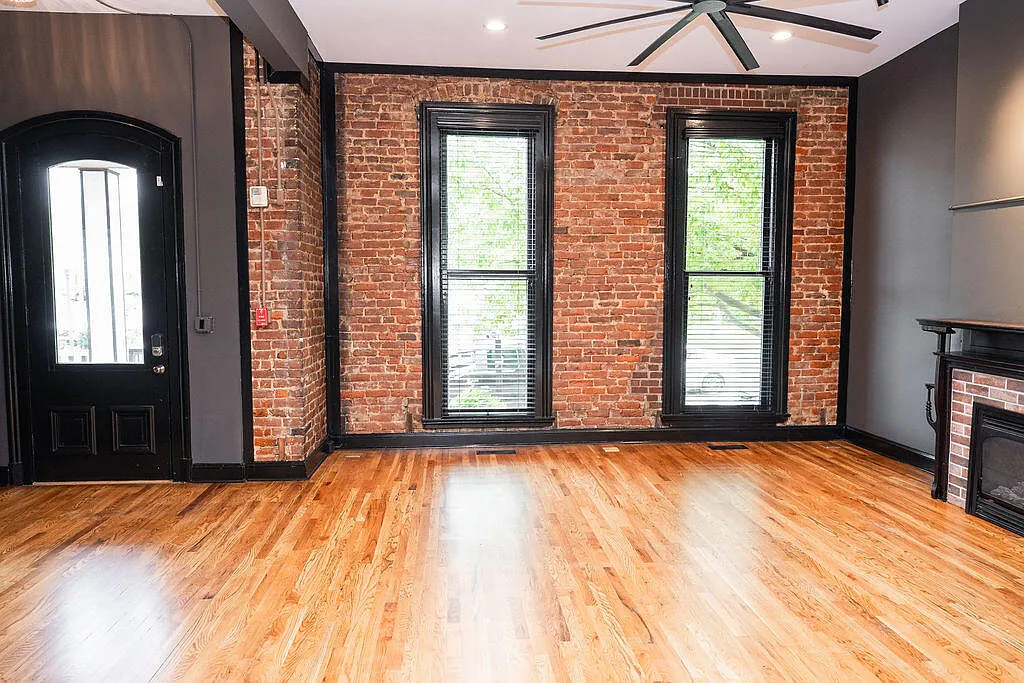 2 bed, 2.5 bath, 2552 sqft, $3,950 — Photo 2
