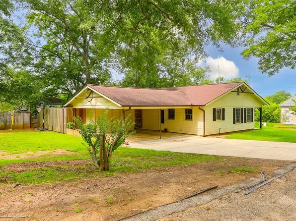 106 N Ayish St, San Augustine, TX 75972