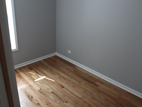 4th image of 3504 N Hamlin Ave