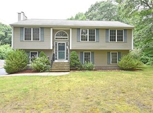 107 Old Rose Hill Rd, South Kingstown, RI 02879