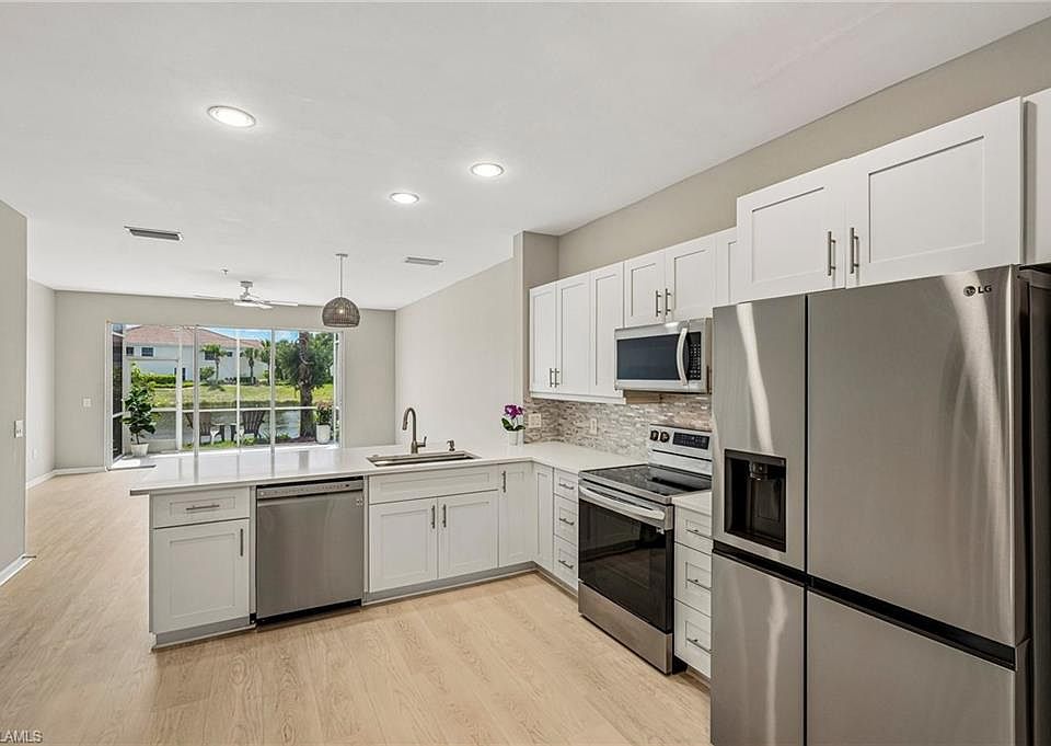 1st image of 1104 Oxford LN #44