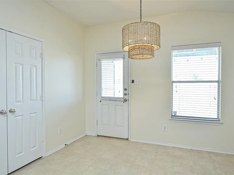 811 Encinita Dr — Photo 14