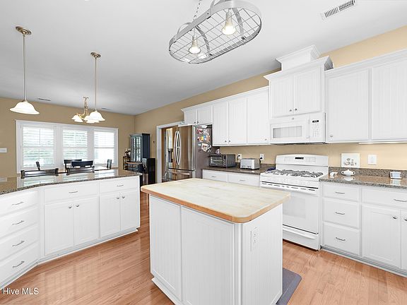 2nd image of 216 Easterly Drive