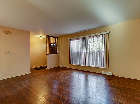 3rd image of 4216 N Kedvale Ave APT E
