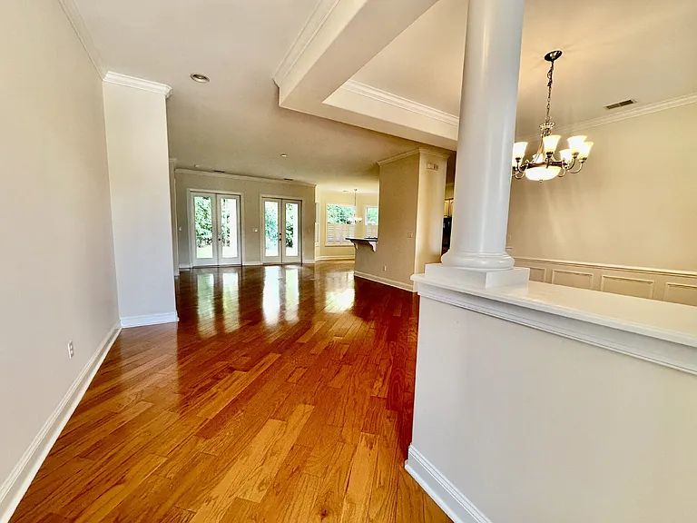 87 Glencairn Ave — Photo 8
