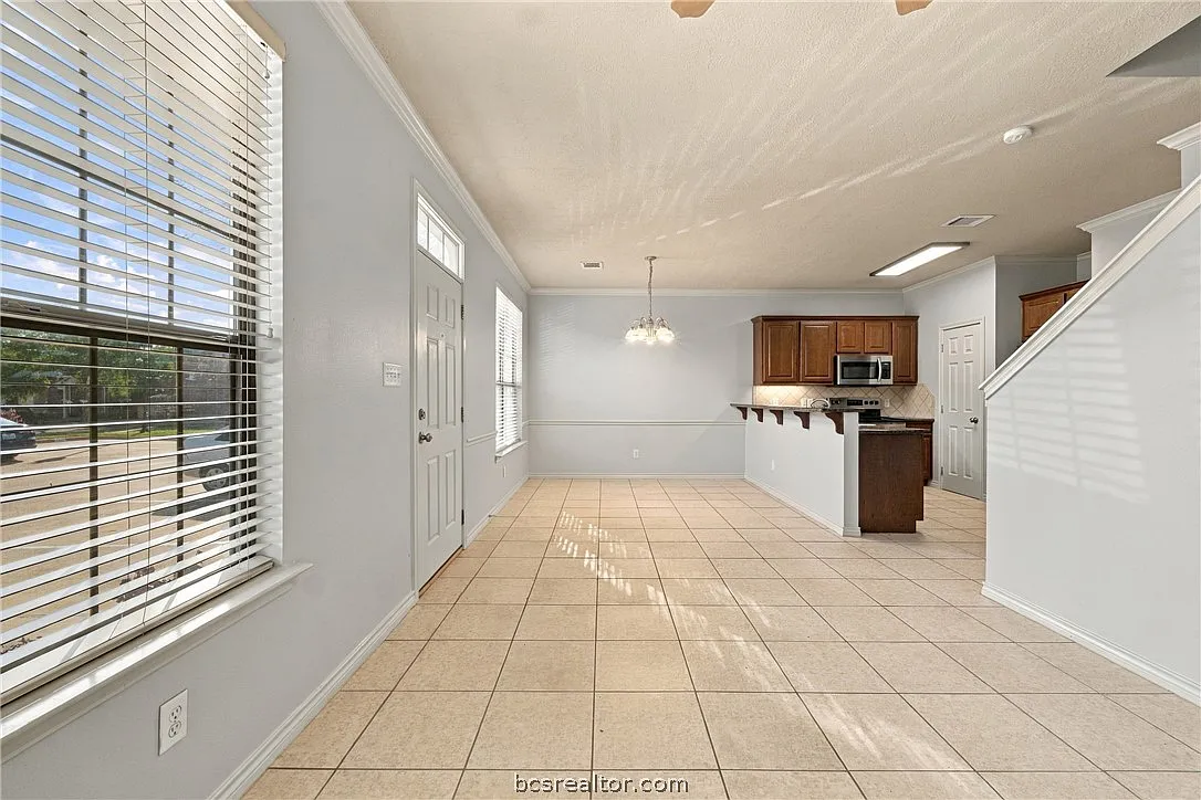 4 bed, 1496 sqft, $1,900 — Photo 4