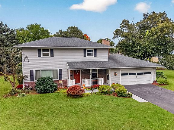 3rd image of 3278 Clover St