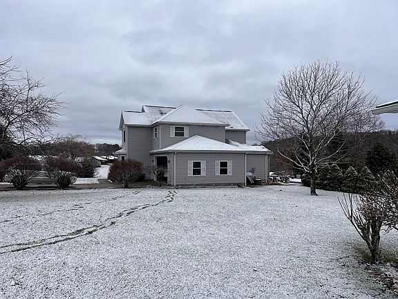 2nd image of 324 Ash Ln