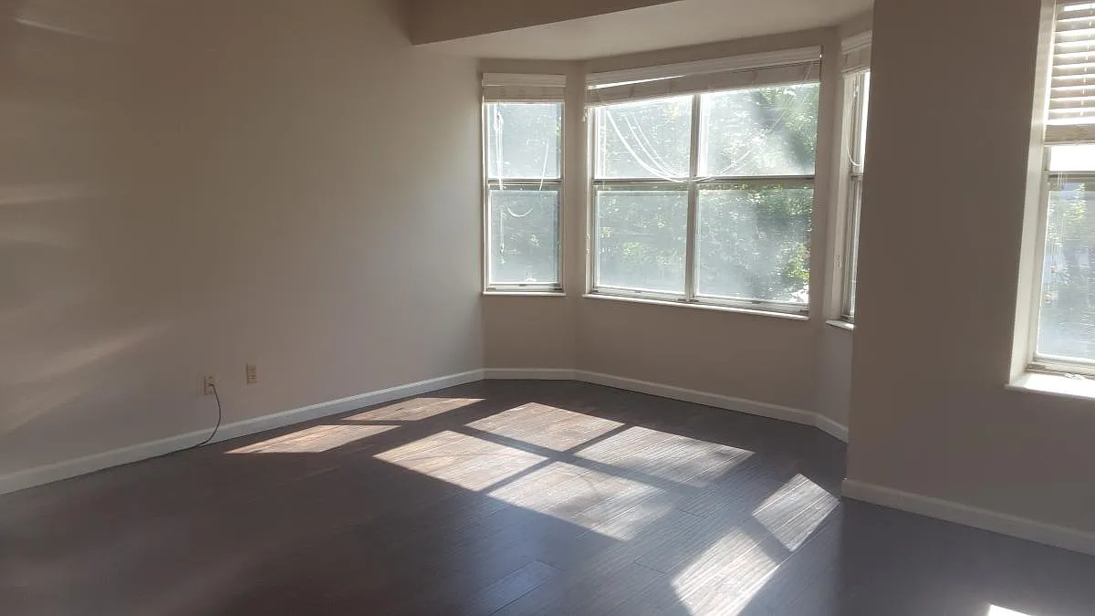 2 bed, 1100 sqft, $1,200 — Photo 1