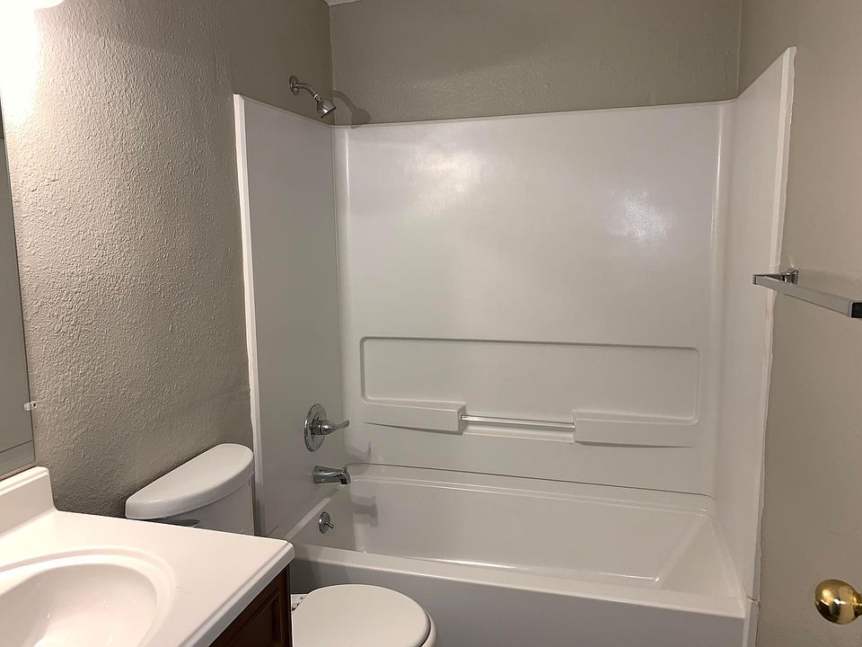 1st image of 505 SE Florence Ave APT B